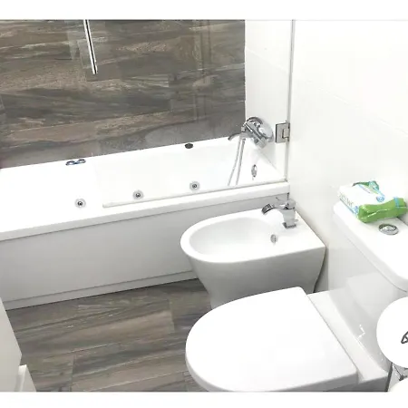 View Apartment: Jacuzzi, Terrace & Proximity Apartment