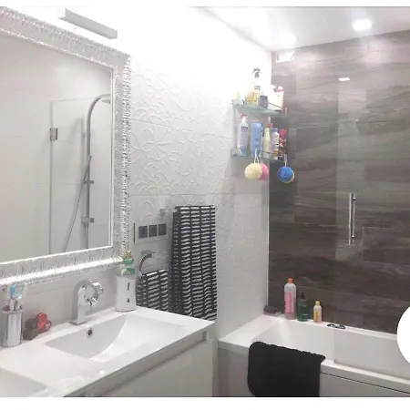 View Apartment: Jacuzzi, Terrace & Proximity